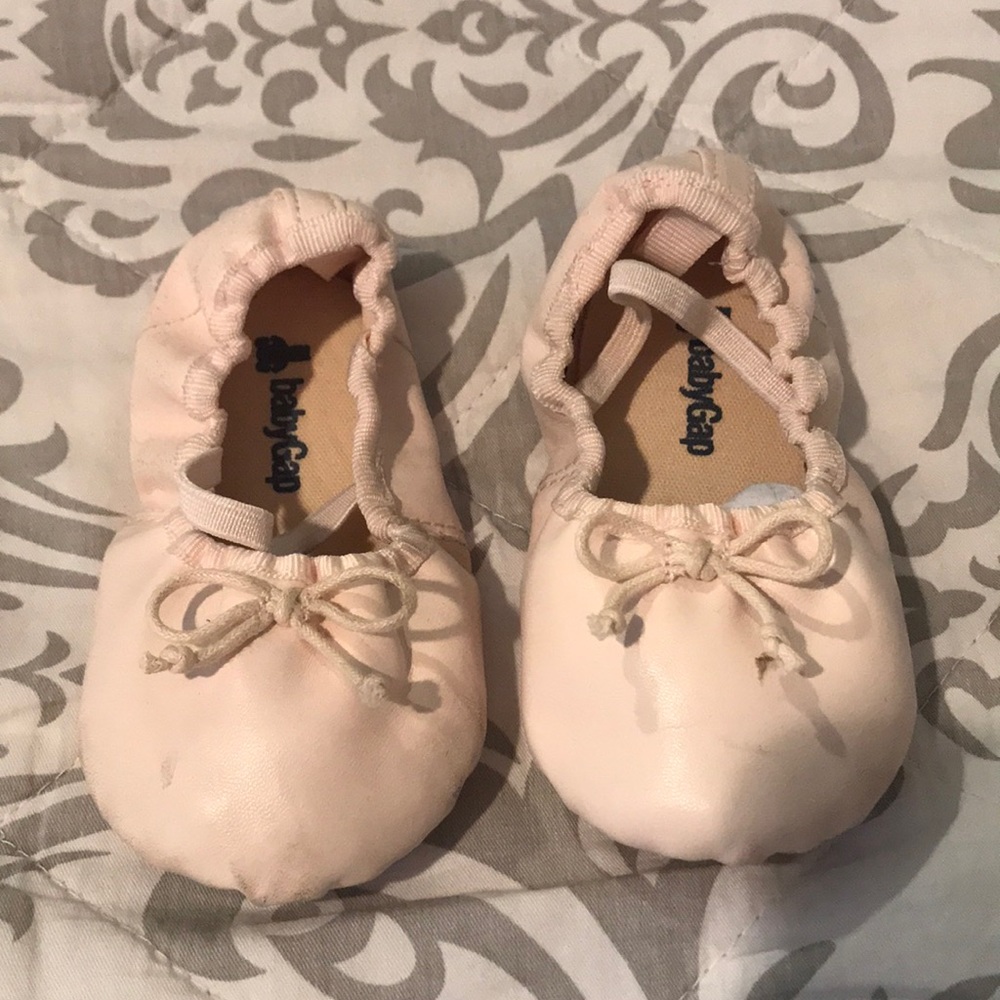 BabyGap Leather Ballet Style Shoes 18-24 months